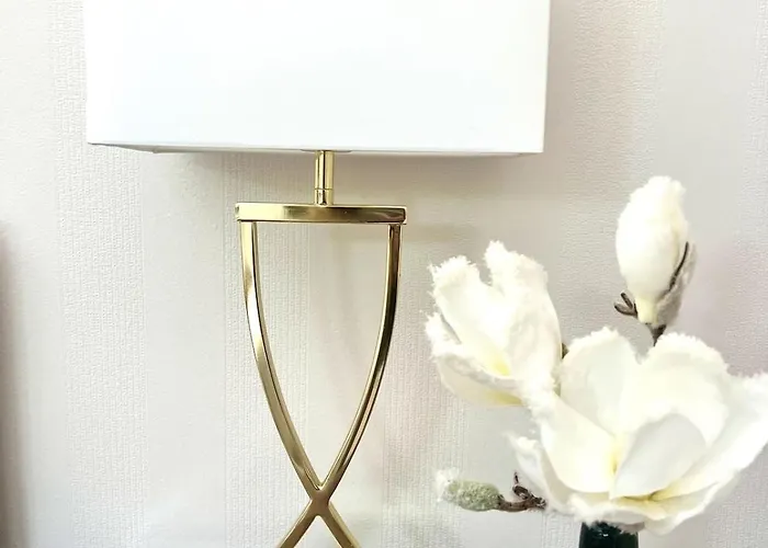 Schaefer, - Exklusive 2-zimmer-wohnung Zum Wohlfuehlen 78 Qm